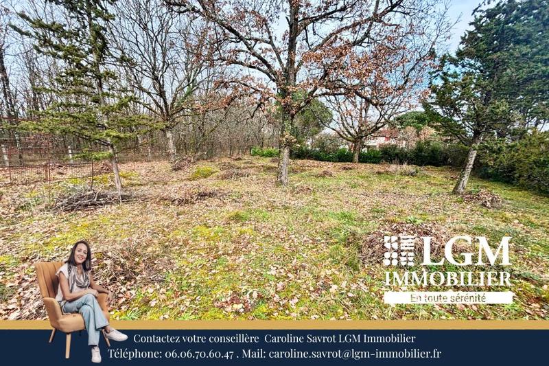 Terrain constructible - 834 m²