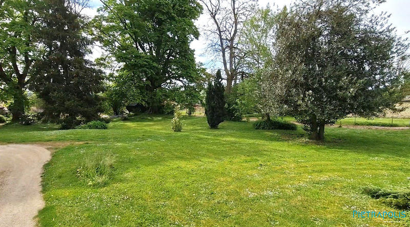 Maison - 342 m² - 12 pièces