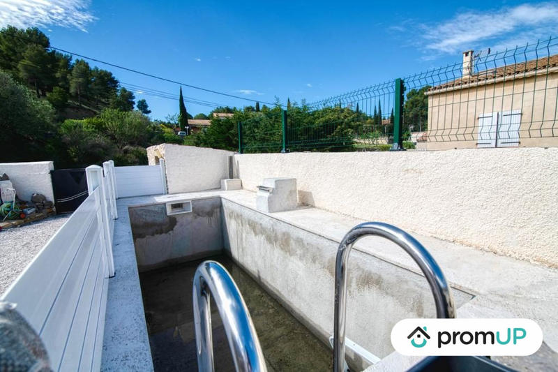 Maison - 285 m² - 10 pièces