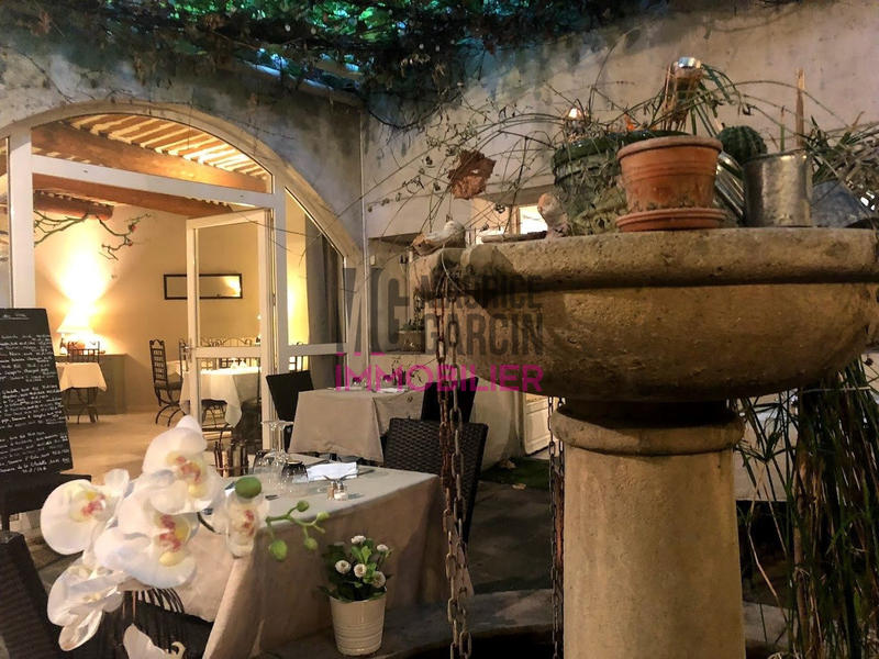 Local commercial - 119 m² - 3 pièces