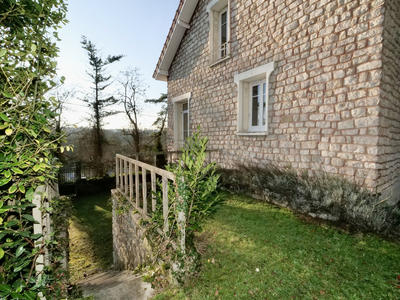 Maison - 105 m² - 4 pièces