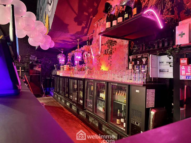 Local commercial - 547 m² - 5 pièces