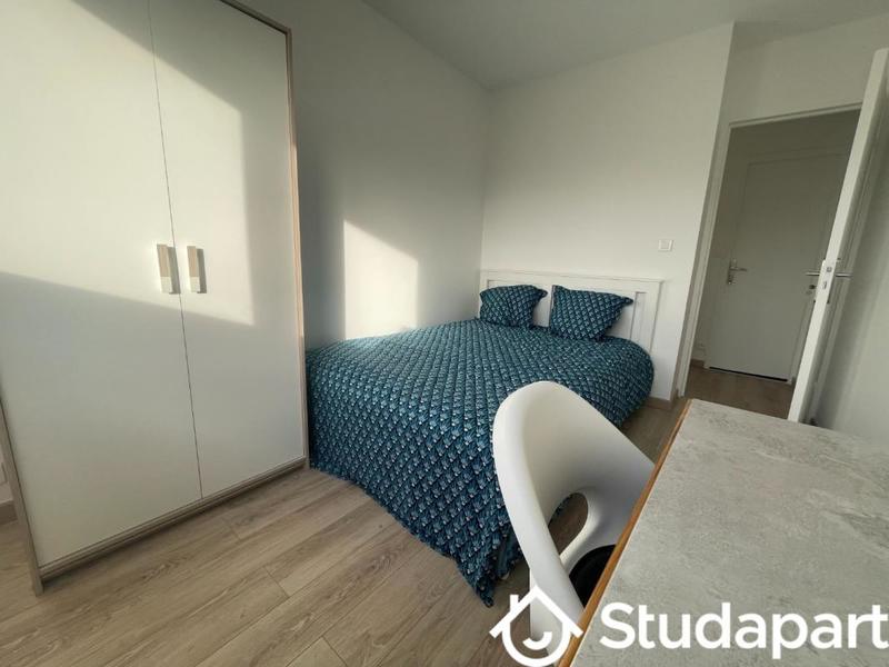 Chambre - 11 m² - 1 pièce