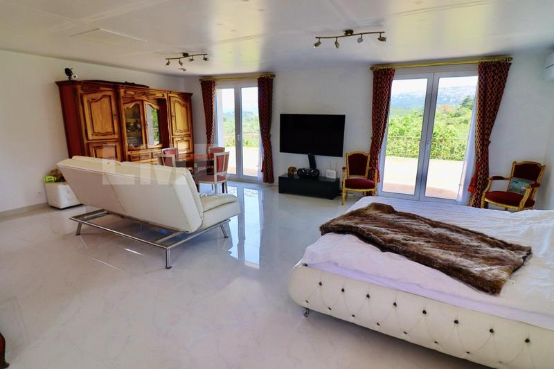 Maison - 172 m² - 5 pièces