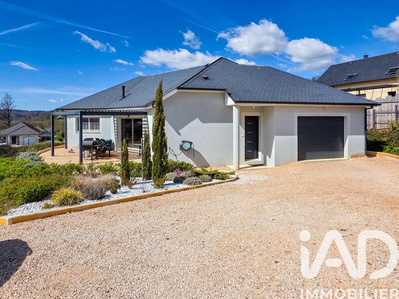 Maison - 105 m² - 5 pièces