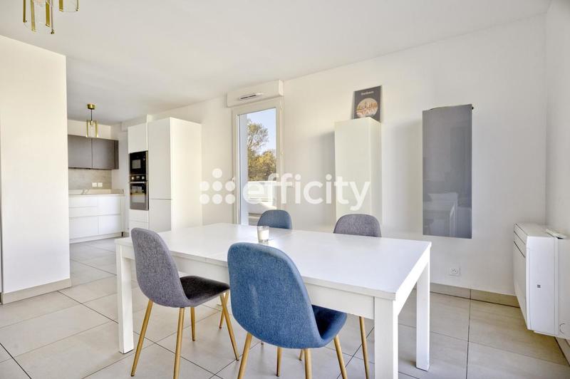 Appartement - 81 m² - 3 pièces