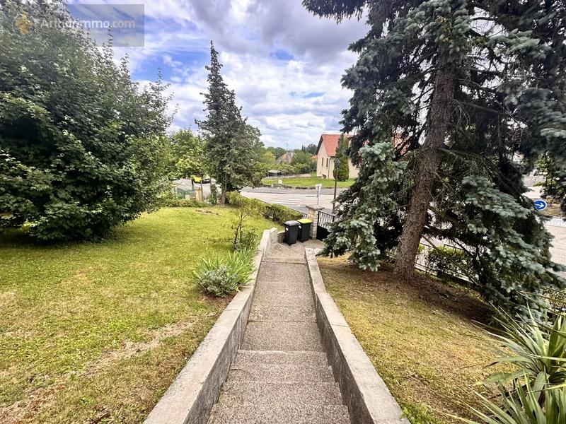 Maison - 300 m² - 8 pièces