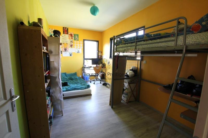 Maison - 181 m² - 6 pièces