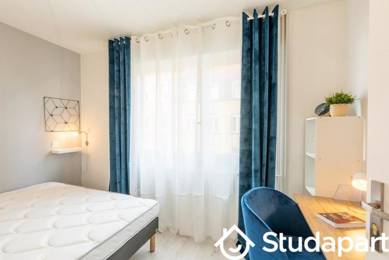 Chambre - 9 m² - 1 pièce