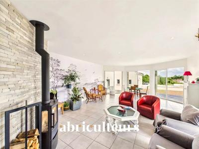 Maison - 242 m² - 8 pièces