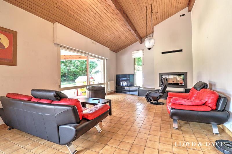 Maison - 195 m² - 8 pièces