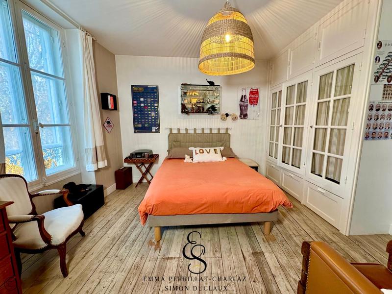 Villa - 230 m² - 11 pièces