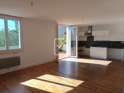 Maison de village - 219 m² - 10 pièces