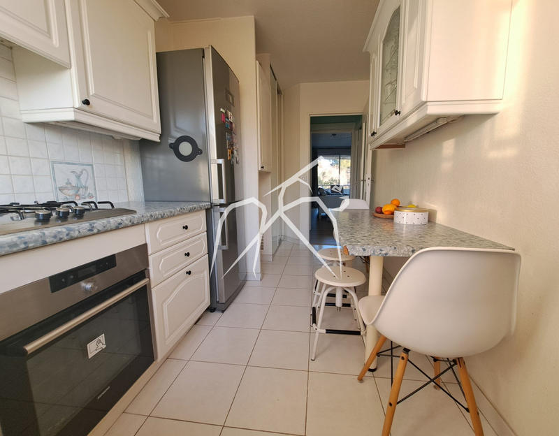 Appartement - 100 m² - 4 pièces