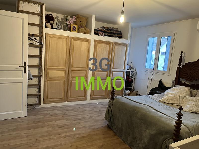 Villa - 223 m² - 8 pièces