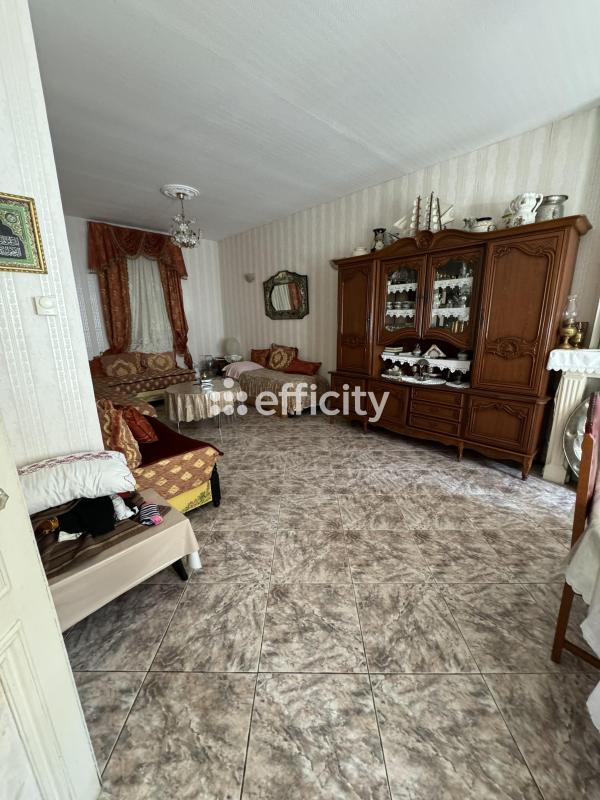 Maison - 159 m² - 7 pièces