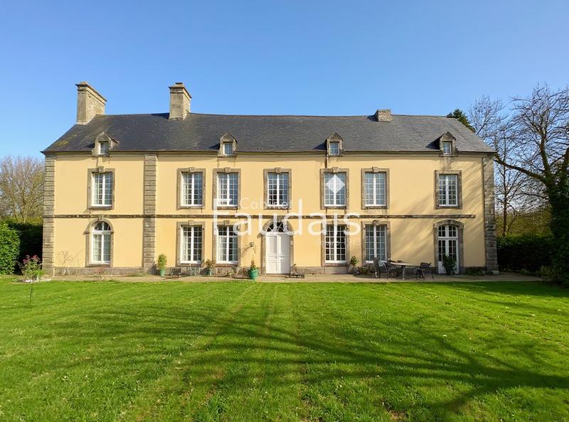 Propriété - 300 m² - 20 pièces