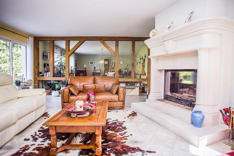 Propriété - 262 m² - 10 pièces