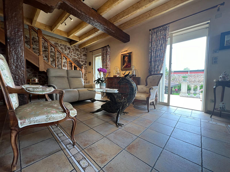 Maison - 96 m² - 5 pièces