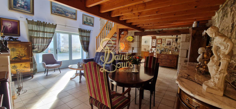 Maison - 237 m² - 7 pièces