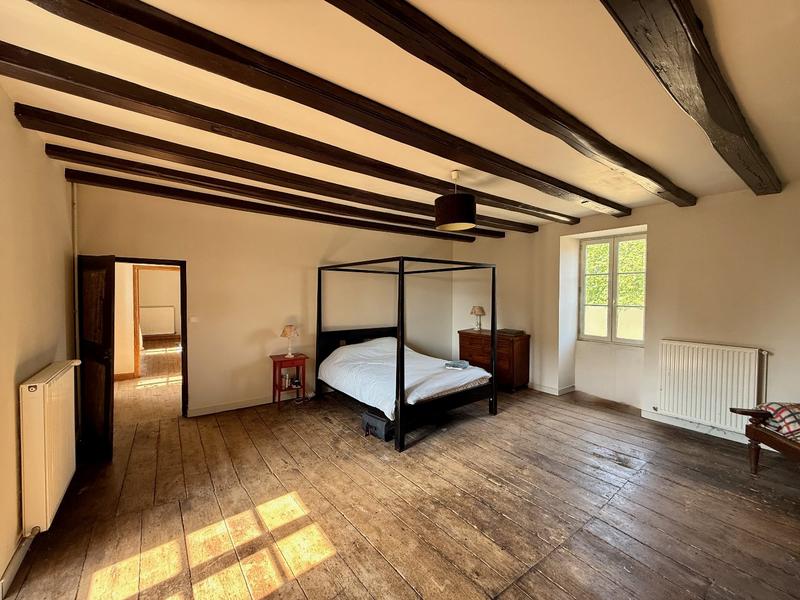 Maison - 300 m² - 10 pièces