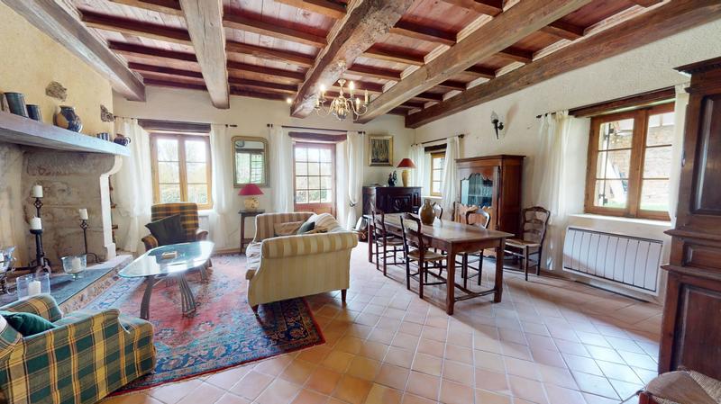 Maison traditionnelle - 217 m² - 7 pièces