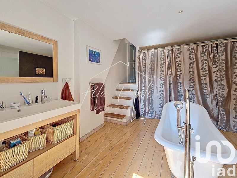 Maison - 226 m² - 13 pièces