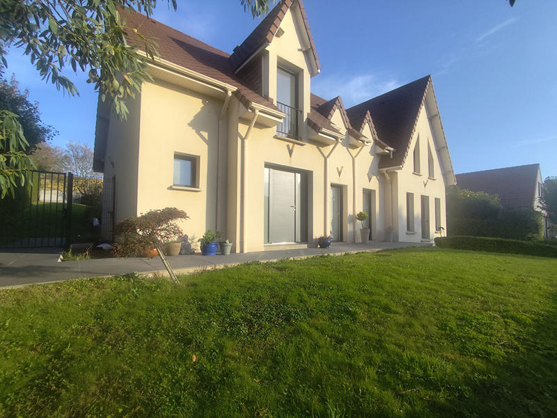 Maison - 200 m² - 5 pièces