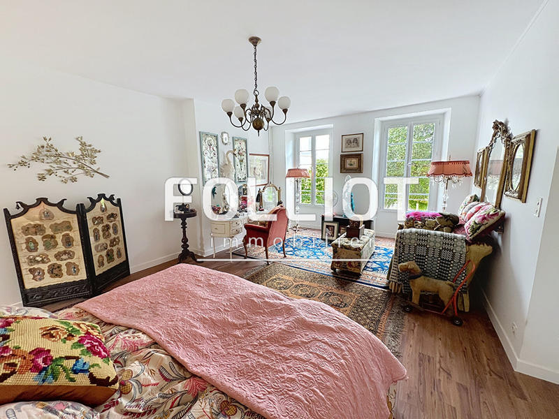 Maison - 315 m² - 15 pièces