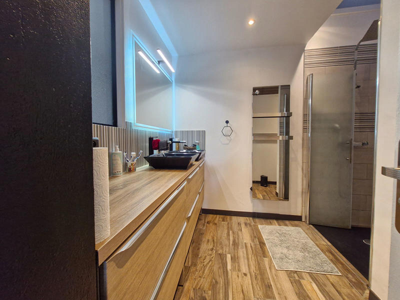 Maison - 215 m² - 7 pièces