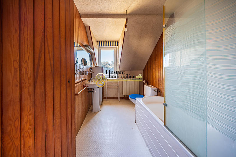 Maison - 167 m² - 7 pièces