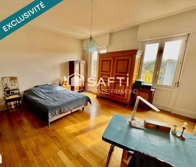 Appartement - 160 m² - 5 pièces