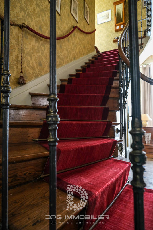 Propriété - 445 m² - 24 pièces