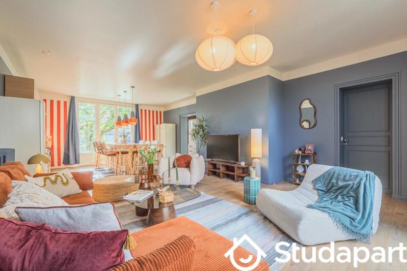 Chambre - 11 m² - 1 pièce