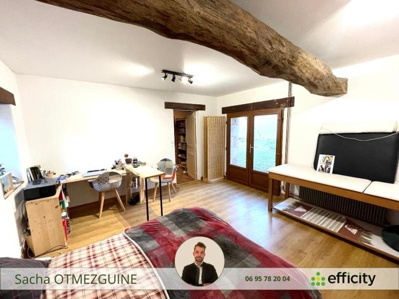 Maison - 240 m² - 7 pièces