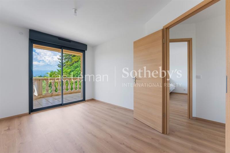 Maison - 210 m² - 6 pièces