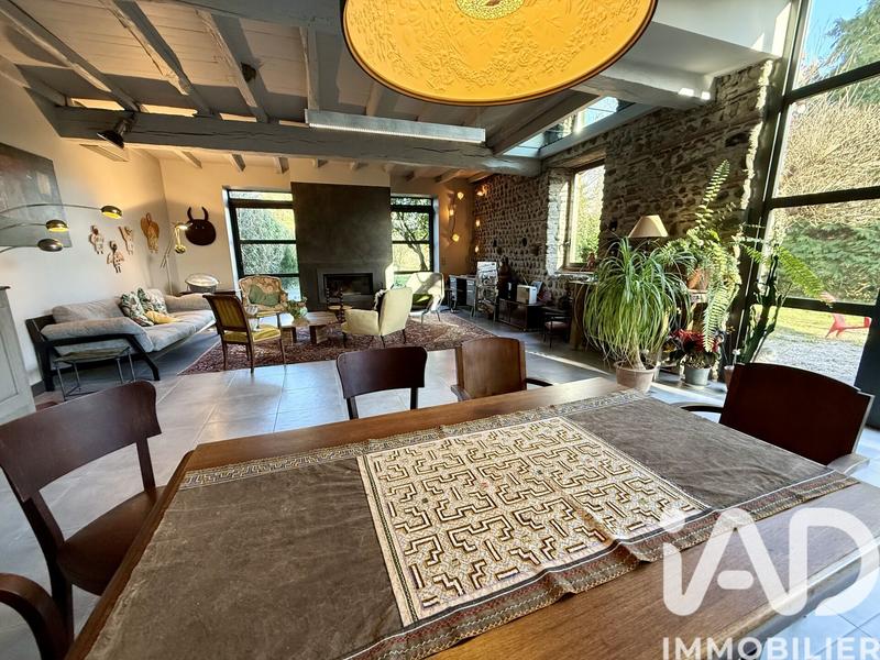 Maison - 228 m² - 7 pièces