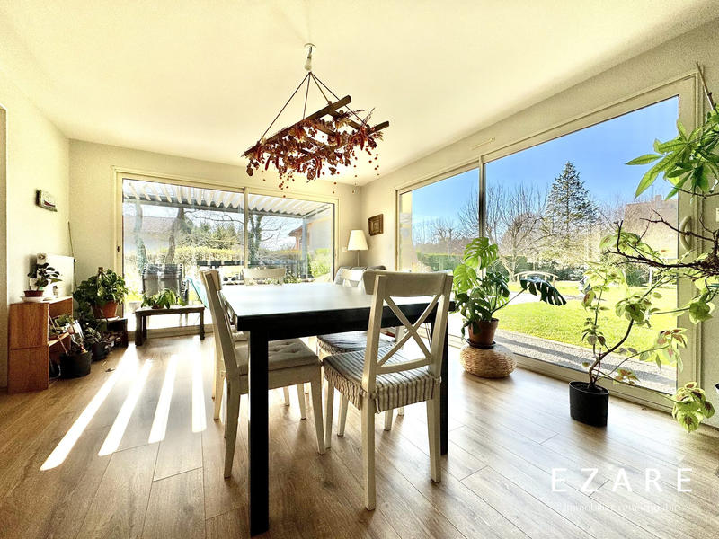 Maison - 192 m² - 6 pièces