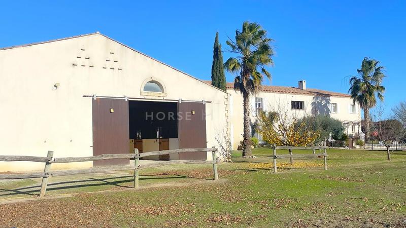 Mas - 300 m² - 9 pièces