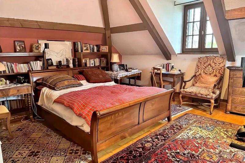 Maison - 230 m² - 7 pièces