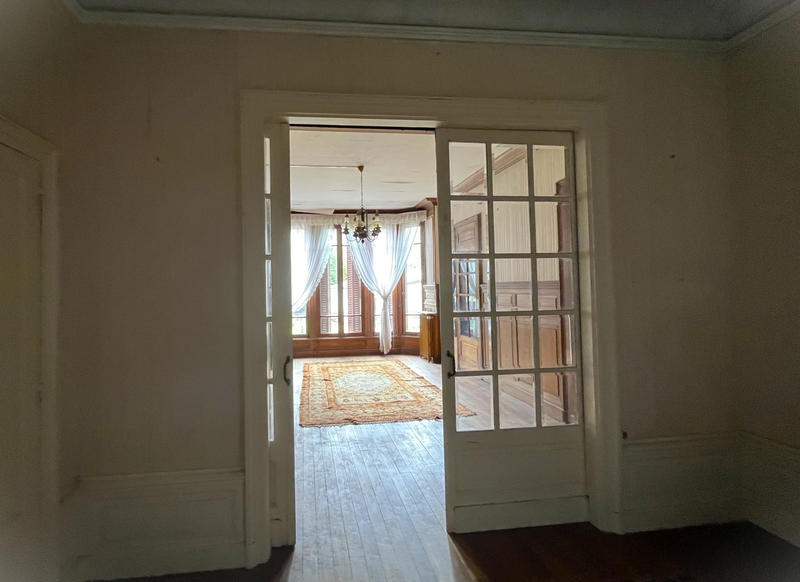 Maison - 256 m² - 9 pièces