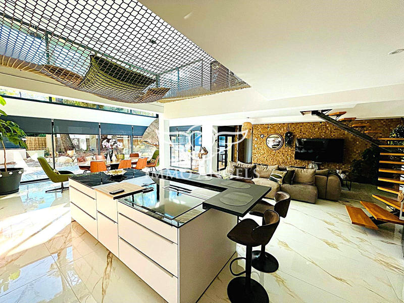 Villa - 207 m² - 5 pièces