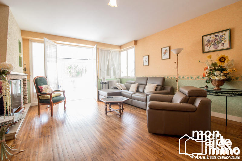 Maison - 220 m² - 5 pièces