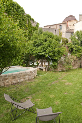 Maison - 196 m² - 8 pièces