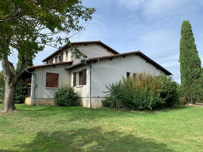 Propriété - 340 m² - 5 pièces