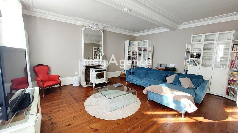 Maison - 367 m² - 14 pièces