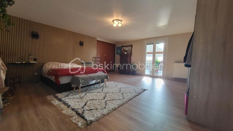 Corps de ferme - 269 m² - 11 pièces