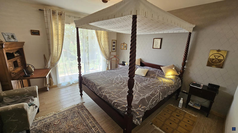 Maison contemporaine - 273 m² - 9 pièces