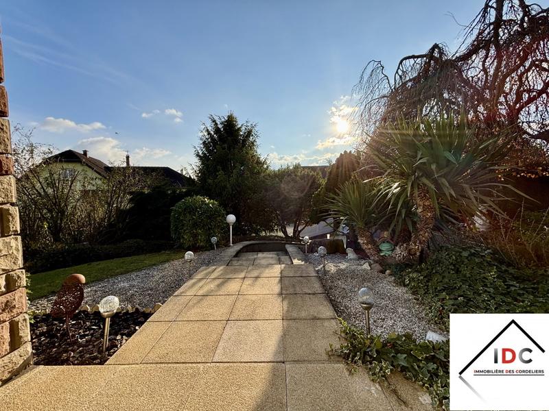 Maison - 166 m² - 6 pièces