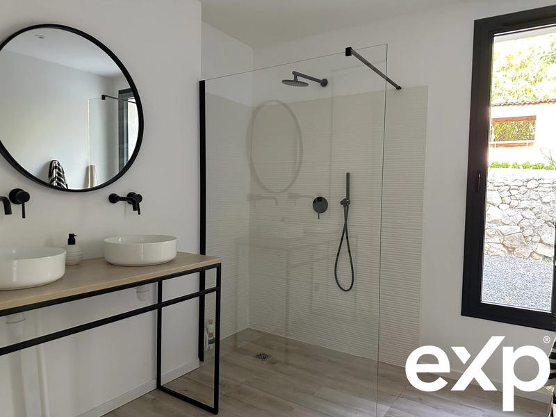 Villa - 220 m² - 7 pièces